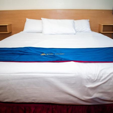 Royal Square Hotel - Nec & Birmingham Airport Marston Green Bagian luar foto