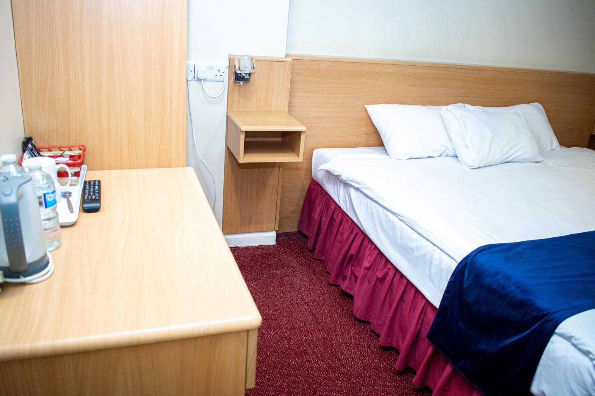 Royal Square Hotel - Nec & Birmingham Airport Marston Green Bagian luar foto