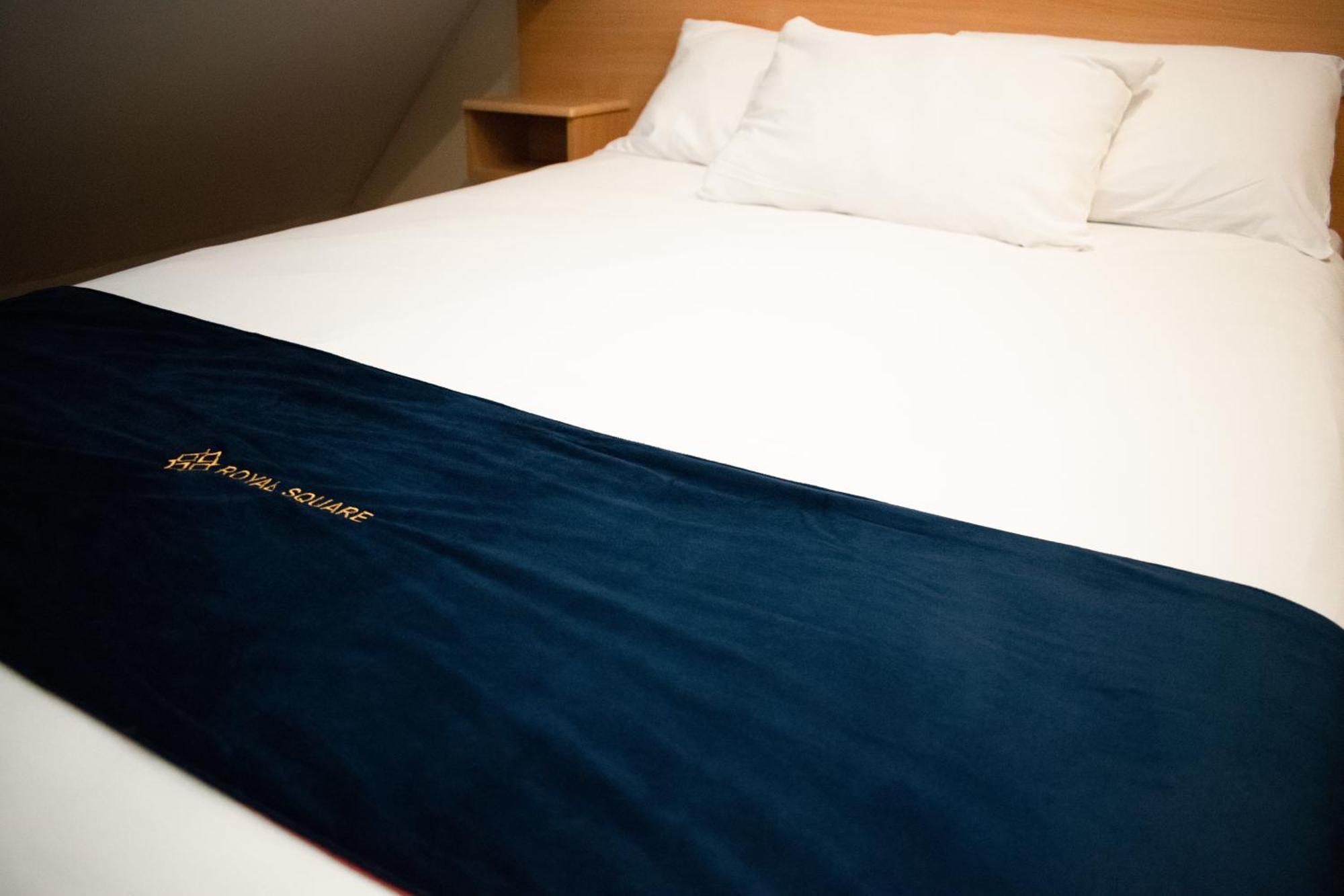 Royal Square Hotel - Nec & Birmingham Airport Marston Green Bagian luar foto